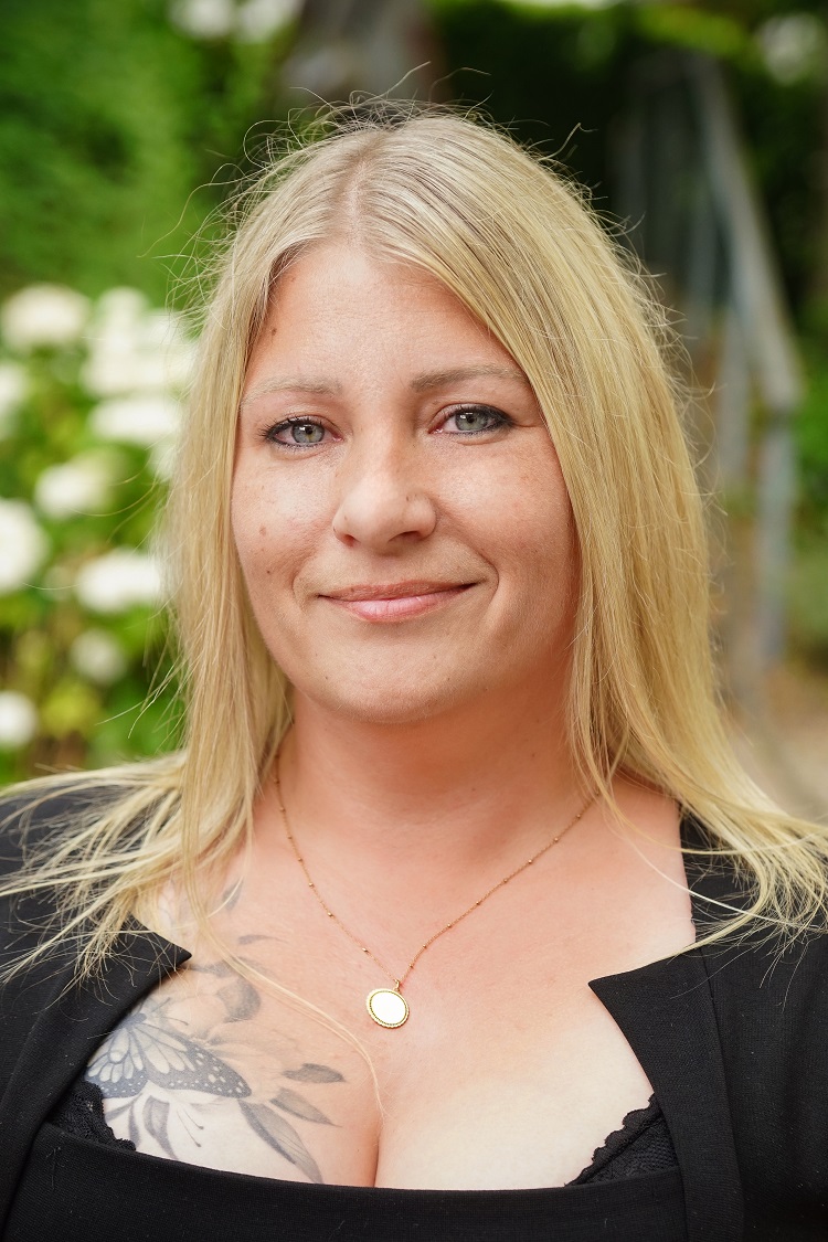 Isabel_Schatz.jpg