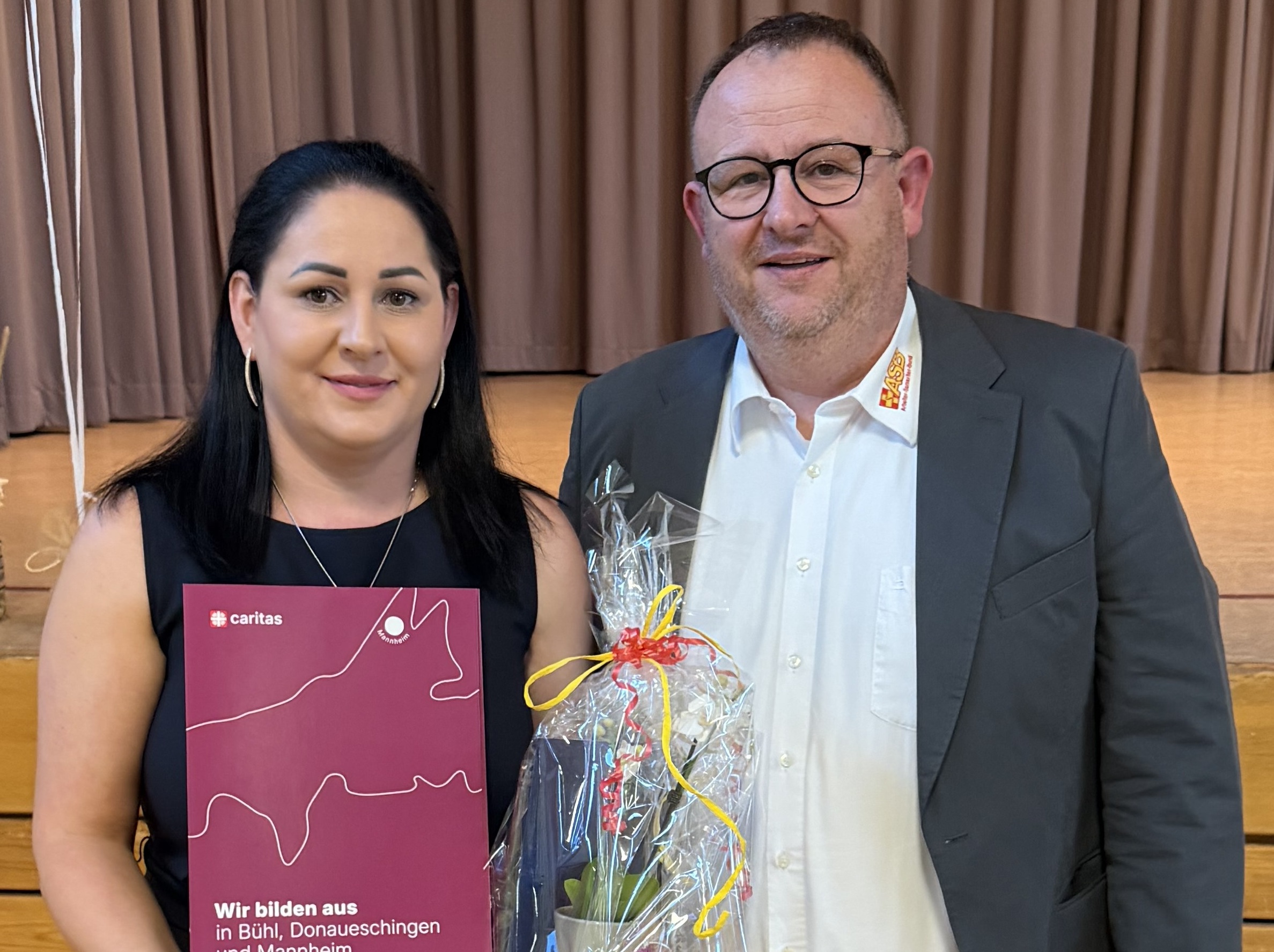 Herzlichen Glückwunsch zum erfolgreichen Abschluss!