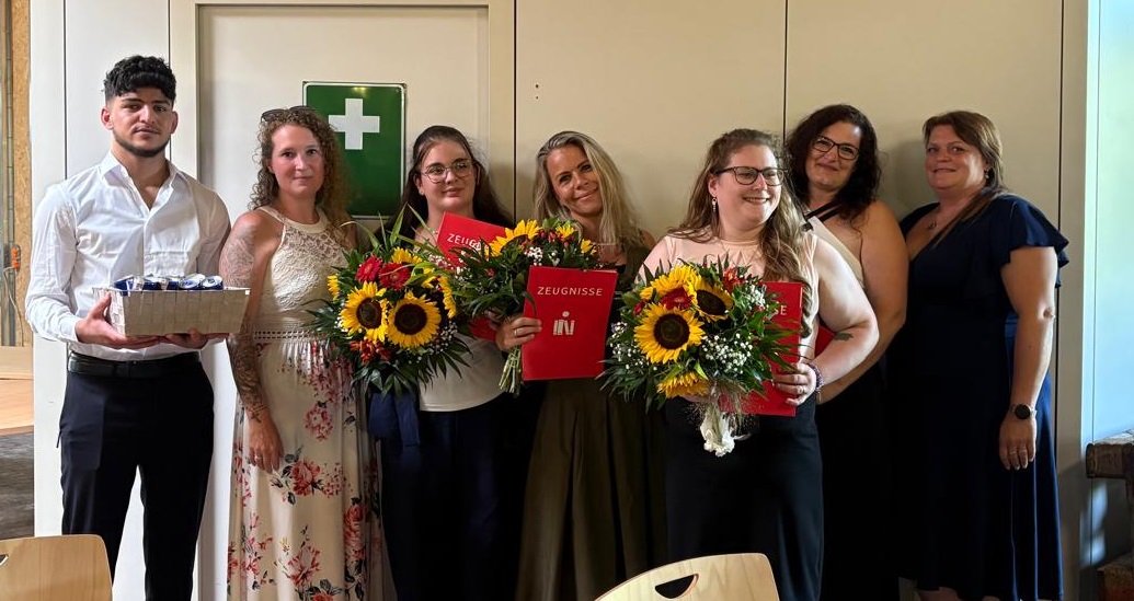 Herzlichen Glückwunsch an unsere Auszubildenden